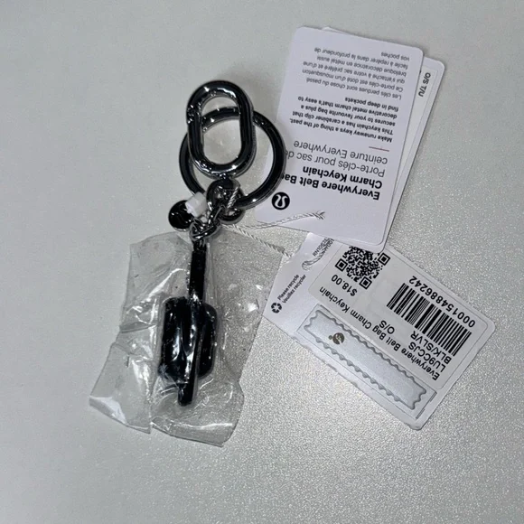 Lululemon Everywhere Belt Bag Charm Keychain in Black/Silver - Picture 2 of 3